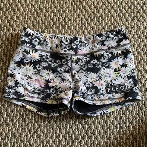 M Fleo Shorts